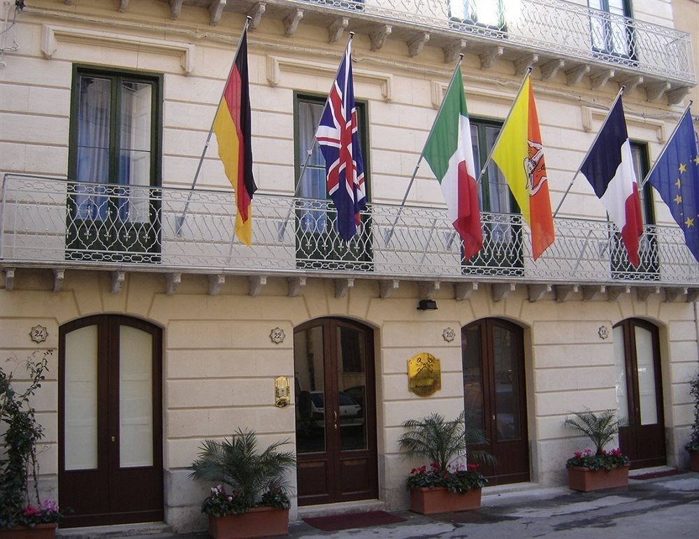 Hotel Residence Le Chiavi Di San Francesco Trapani Eksteriør bilde